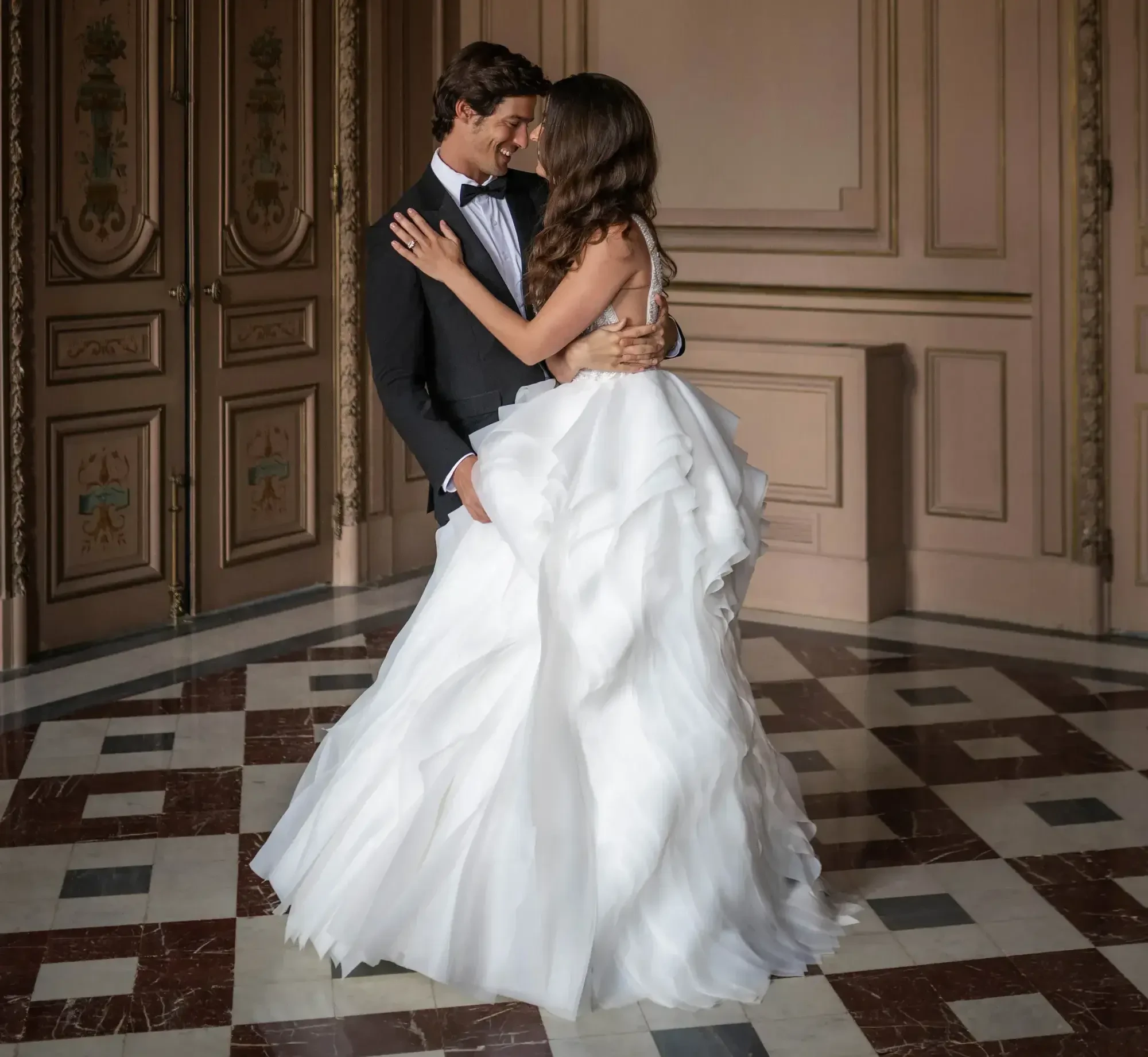 Merry &amp; Married Holiday Sample Sale